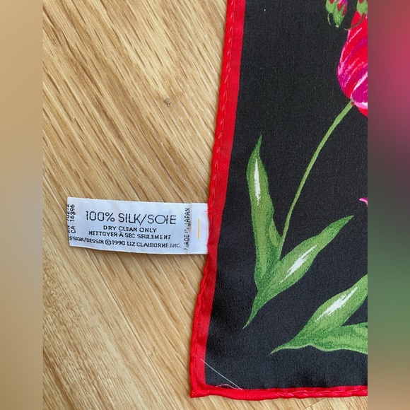 Vintage 100% silk square floral scarf wrap Liz Claiborne black pink red green - Picture 3 of 6
